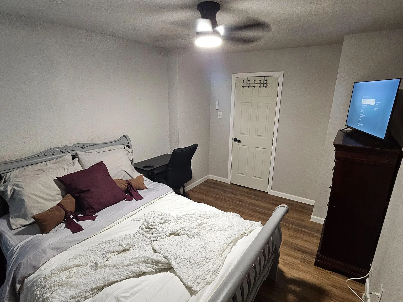 4 bed, 3.5 bath, 3480 sqft, $845 — Photo 1