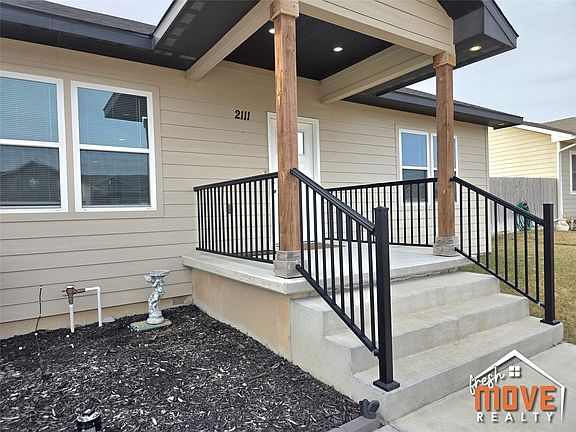 2nd image of 2111 Glenwood Dr