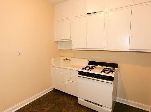 3rd image of 4417 N Wolcott Ave APT 1A