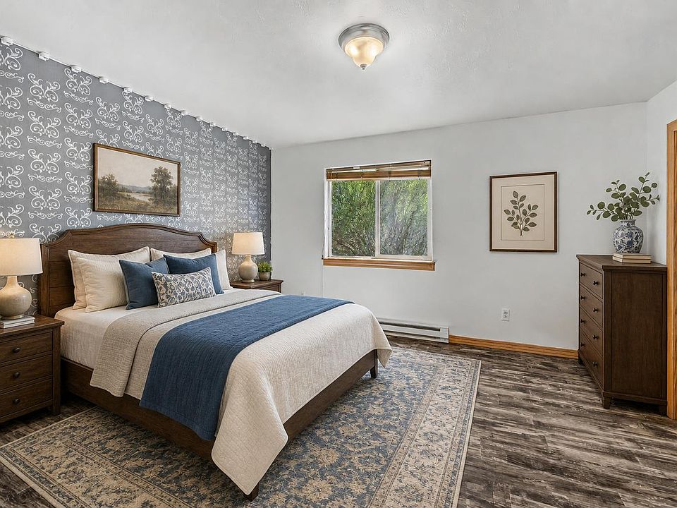1st image of 106 E Clinton St #1