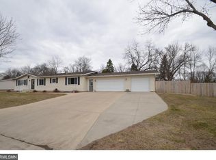 219 E Nelson St, Litchfield, MN 55355