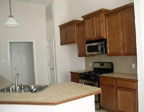 4th image of 110 Autumn Lakes Rd