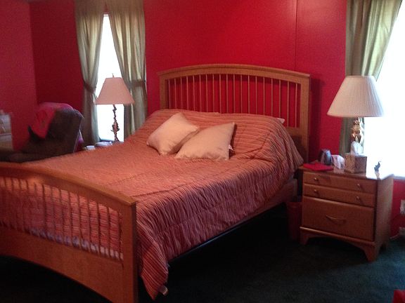 3rd image of 214 Dogwood St
