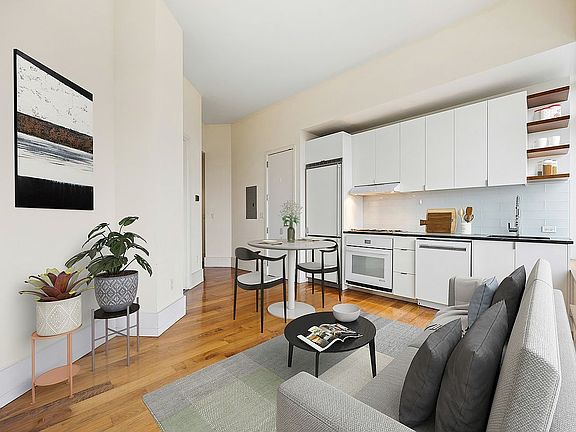 2nd image of 1017 Jackson Ave
