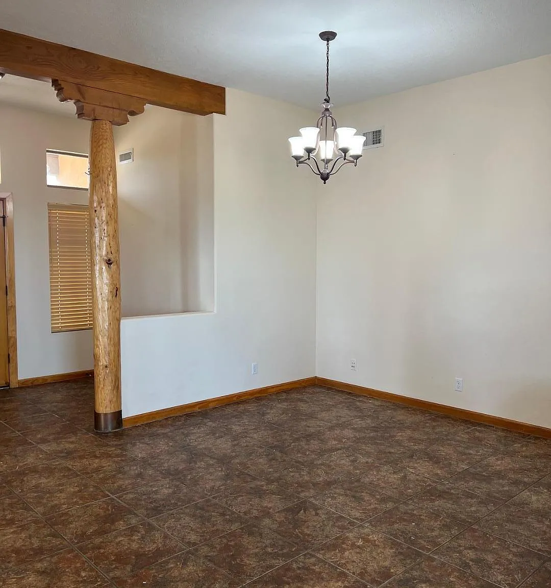 3 bed, 2.0 bath, 2231 sqft, $3,300 — Photo 4