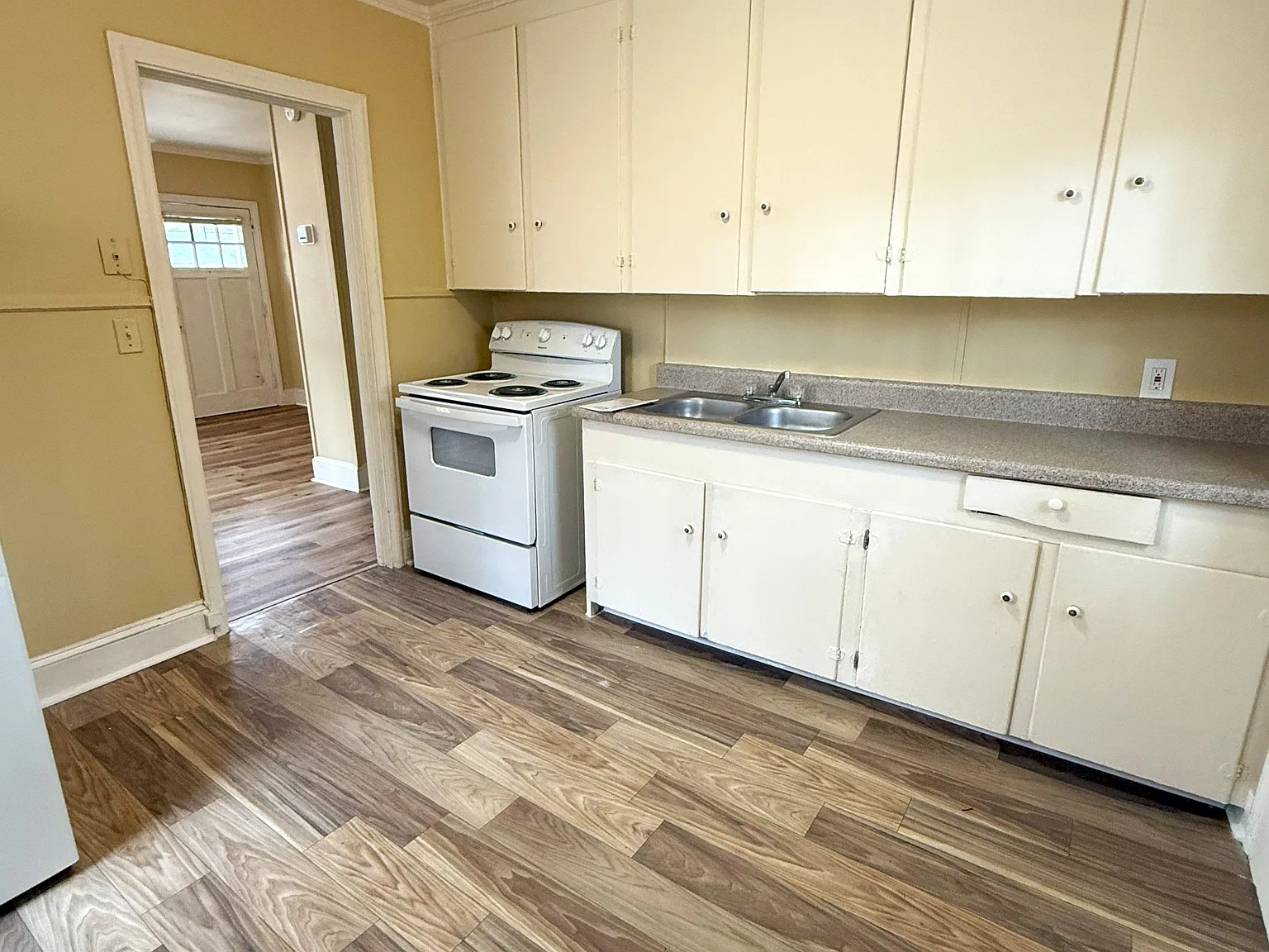 2 bed, 810 sqft, $1,095 — Photo 4