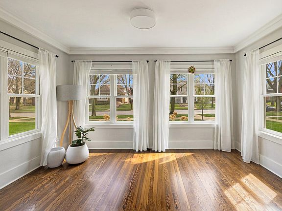 Spacious Sunroom