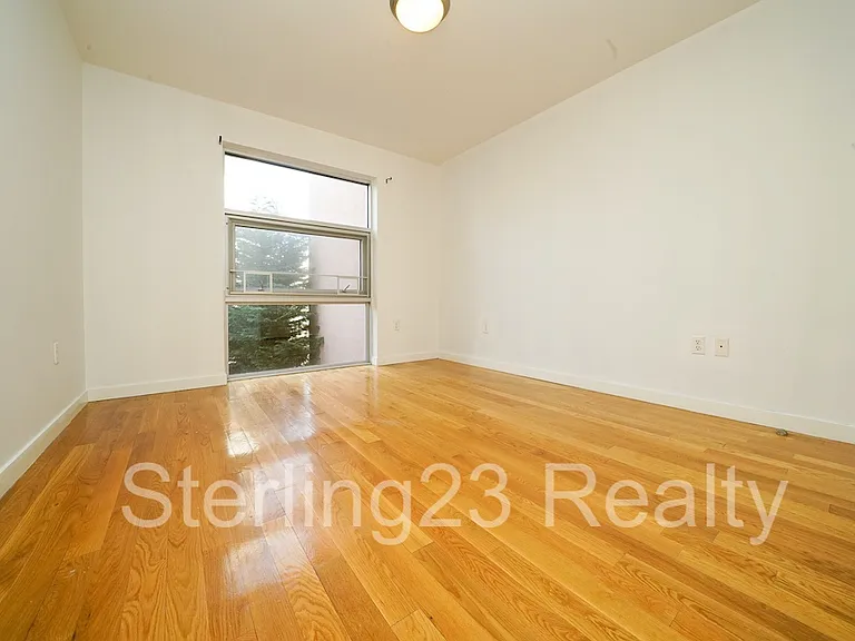 2541 22nd St #2 — Photo 5
