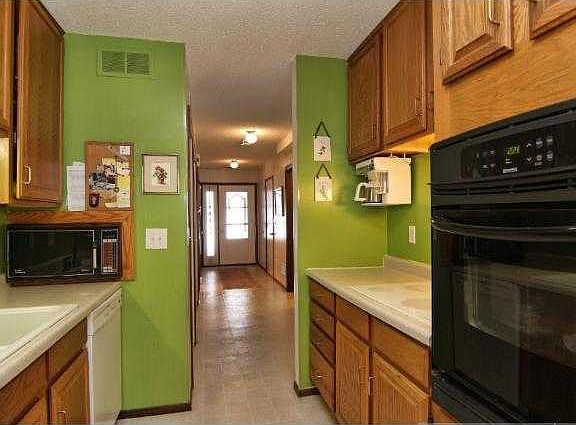 5th image of 1719 McKnight Ln