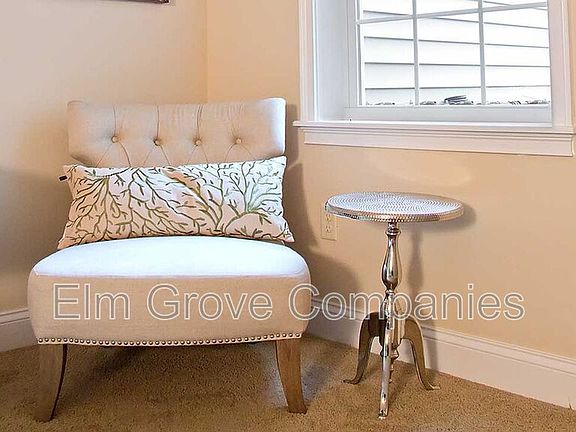2nd image of 12 Stoneledge Dr APT 1