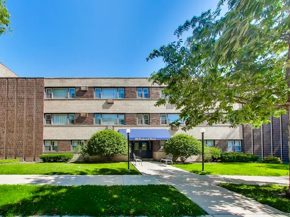 222 Washington Blvd APT 305, Oak Park, IL 60302