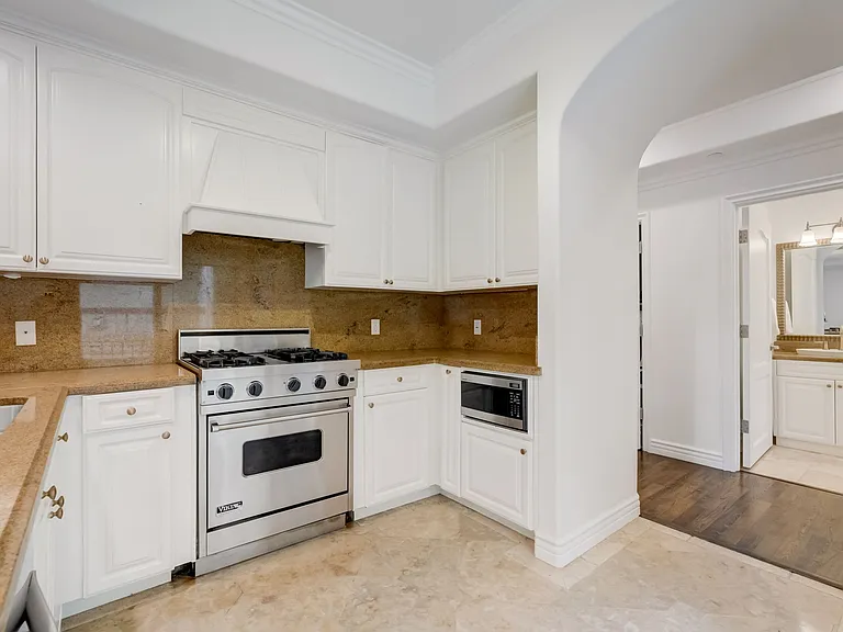 1741 S Bentley Ave #5 — Photo 7