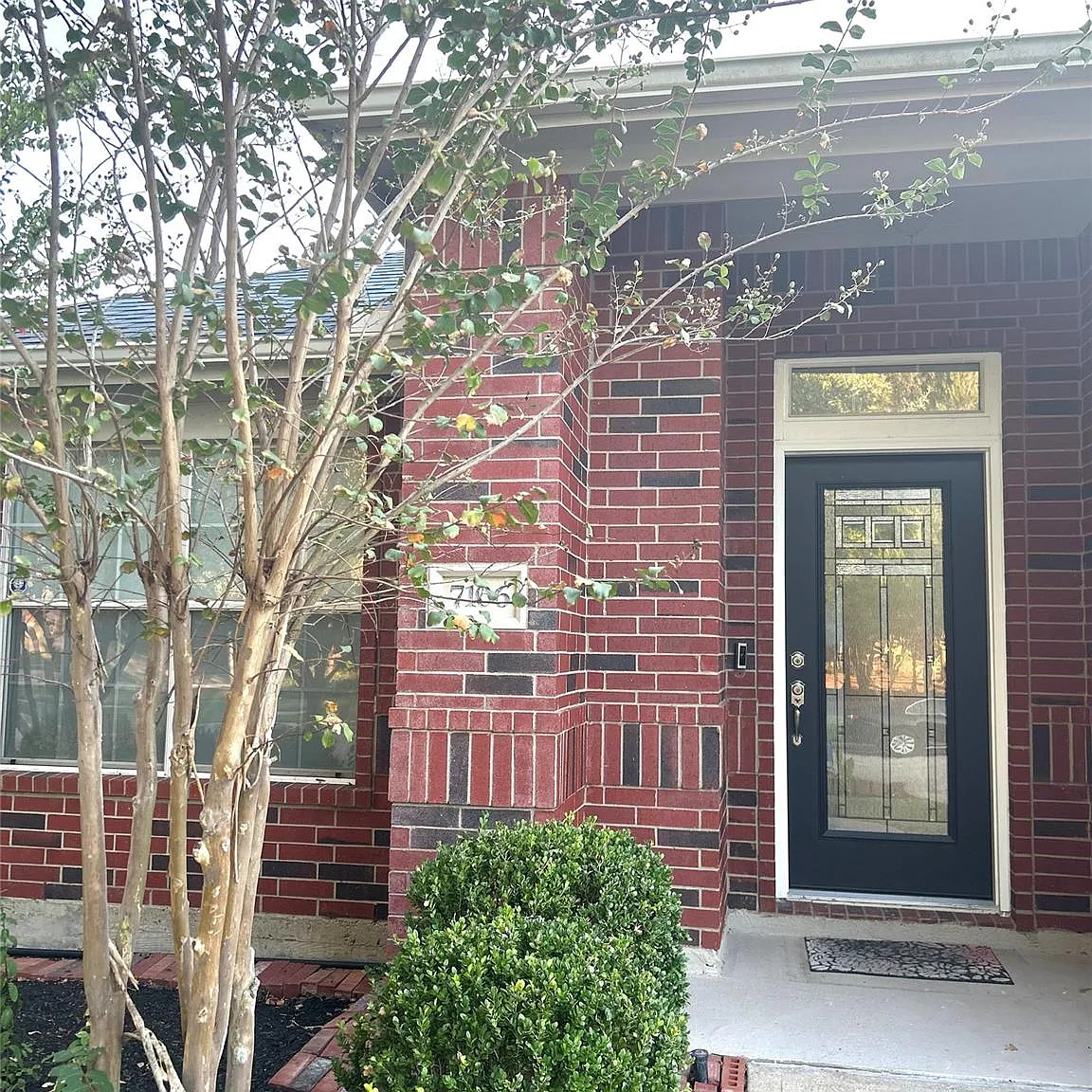 3 bed, 2.0 bath, 1986 sqft, $2,499 — Photo 3