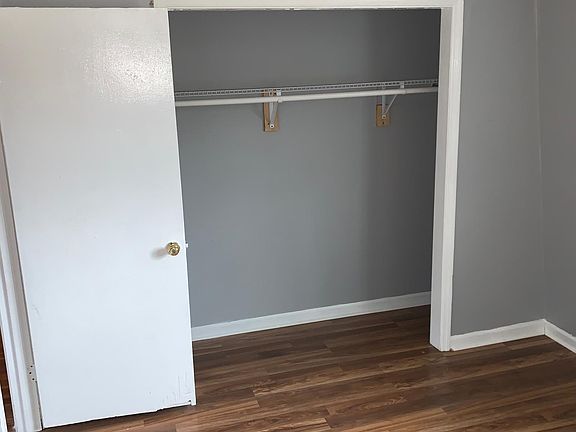 4th image of 637 Burson Ave #0