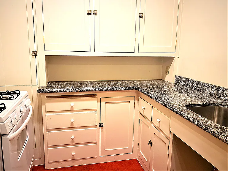 1401 Grove St #6 — Photo 9