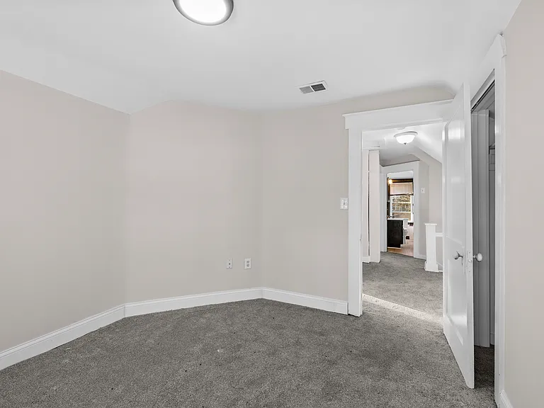 428 Bauman Ave — Photo 15