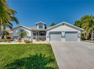 3448 Clubview Dr, North Fort Myers, FL 33917