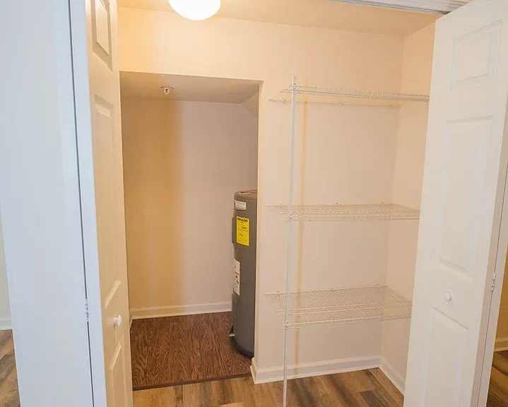 403 Parkview Ct — Photo 19