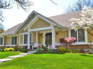 1927 Sumter Ridge Ct, Chesterfield, MO 63017