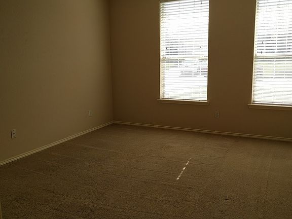 5th image of 4432 Park Creek Ct