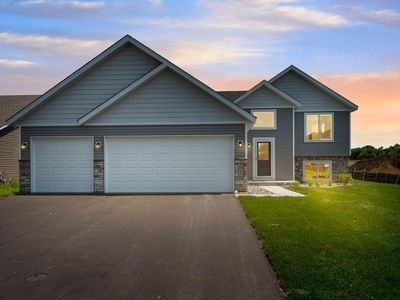 2009 Goldenray Dr, Faribault, MN, 55021