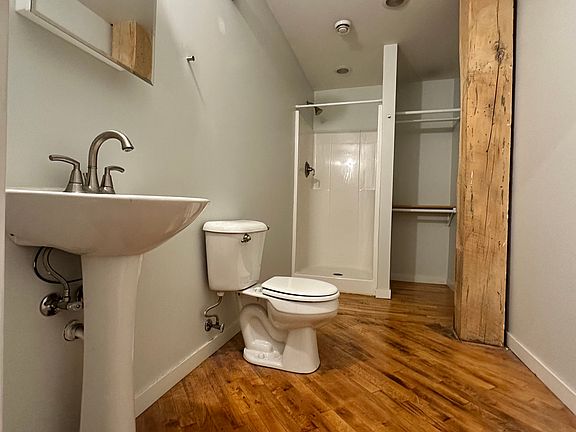 4th image of 146 S River Ave APT 101