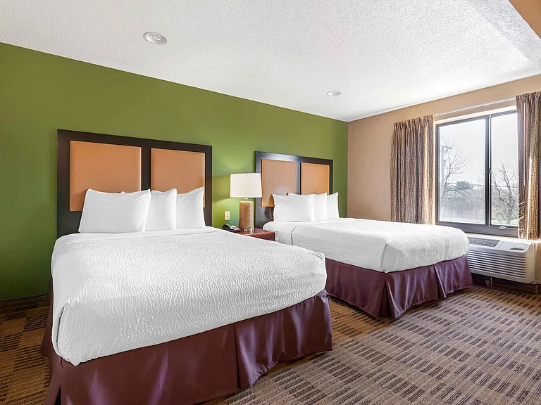 Deluxe Studio - 2 Full Beds
