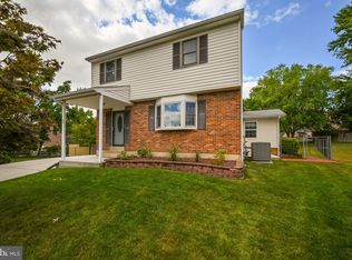 23 E Rivers End Dr, Claymont, DE 19703