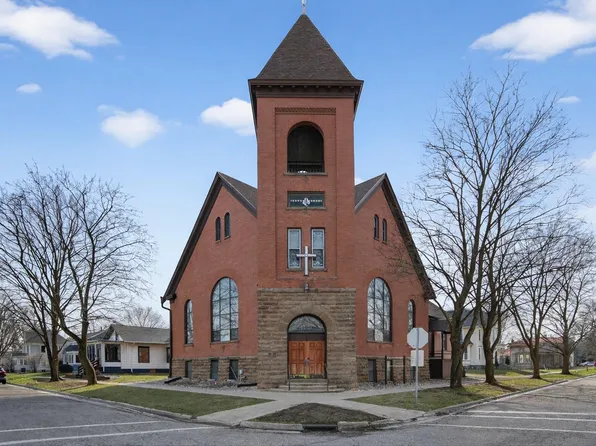 101 W Church St, Evansville, WI 53536