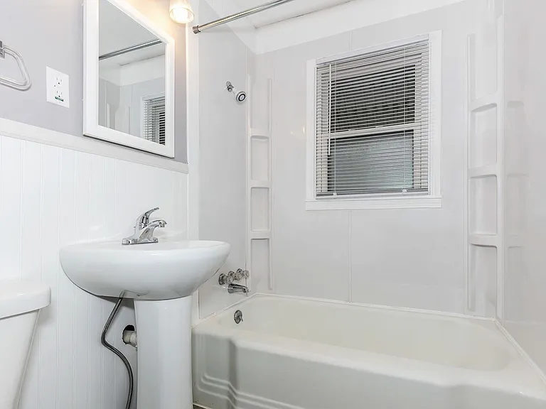 2226 S Green St — Photo 7