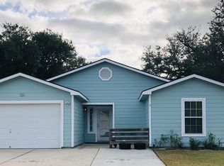 126 Sun Harbor St, Rockport, TX 78382