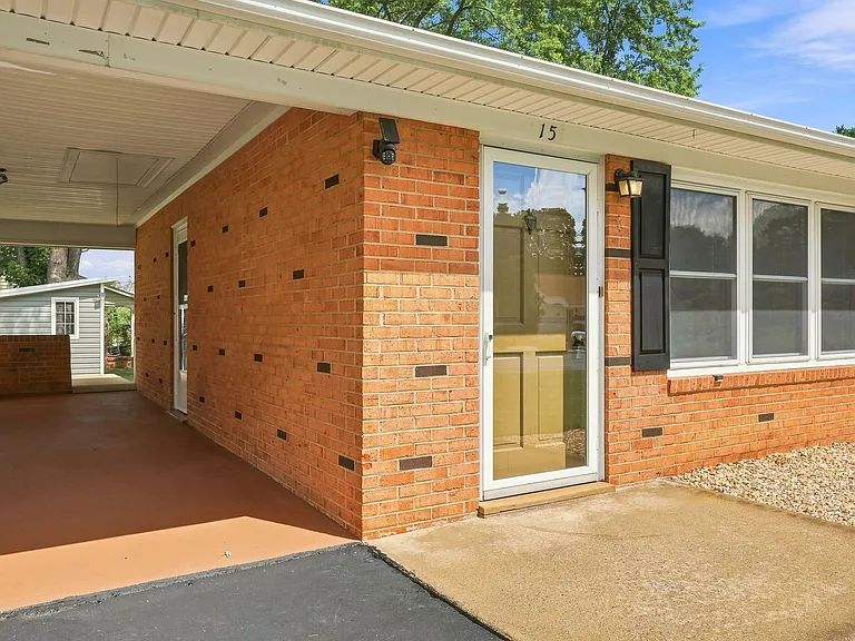 15 Eavers Cir — Photo 2