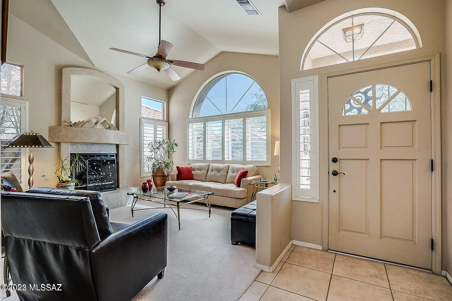 3 bed, 2.0 bath, 2027 sqft, $3,495 — Photo 3