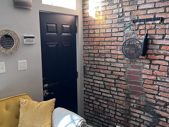 2nd image of 1137 Scott St