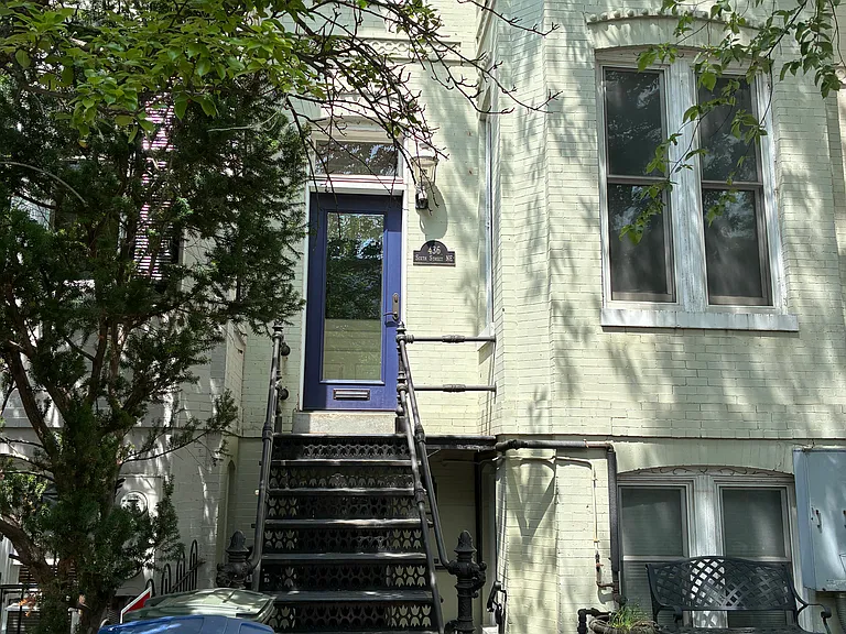 436 6th St NE #1 — Photo 8