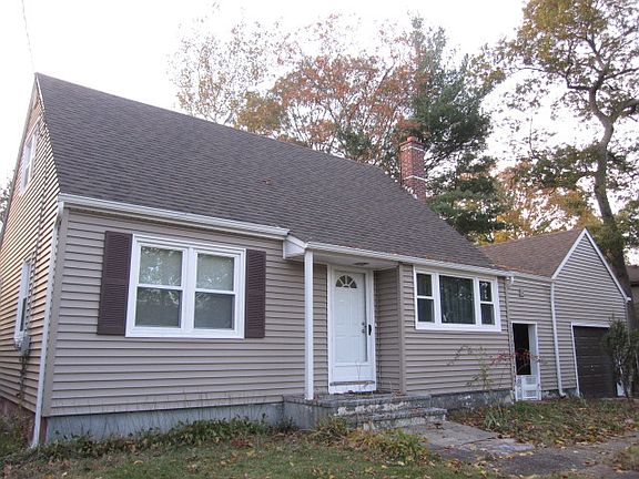 3rd image of 126 Coates Ave N