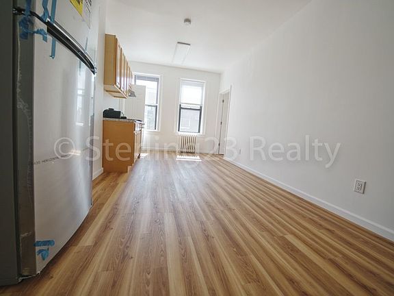 2nd image of 2520 21st St APT 3B