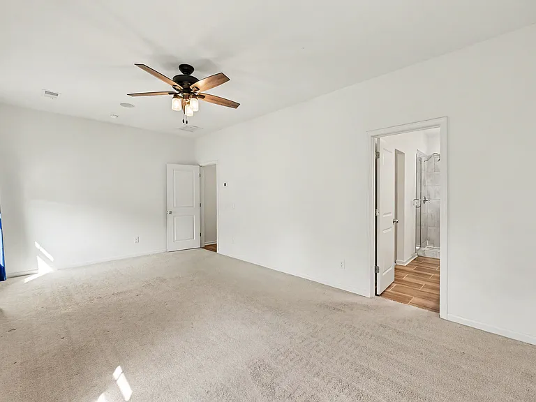 121 Rockingham Way — Photo 16