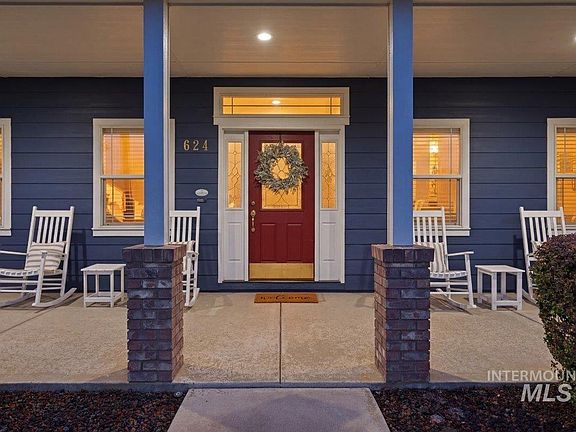 3rd image of 624 N Cove Colony Way