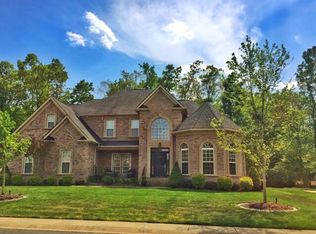 2600 Albatross Ln, Matthews, NC 28104