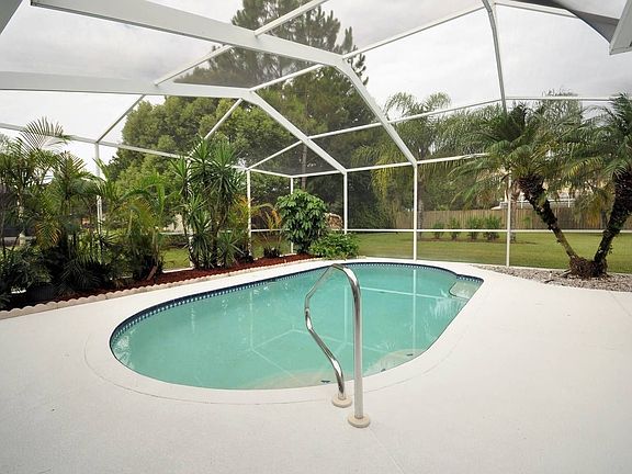 Pool Lanai