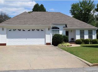 112 W Washington Dr, Muscle Shoals, AL 35661