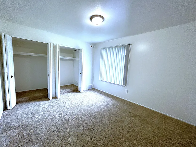 Windsor Place Apartments — Photo 123
