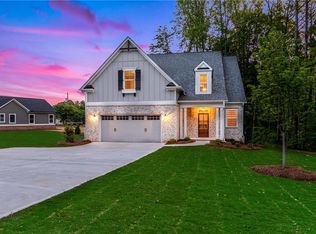 3647 Summit Dr, Acworth, GA 30101
