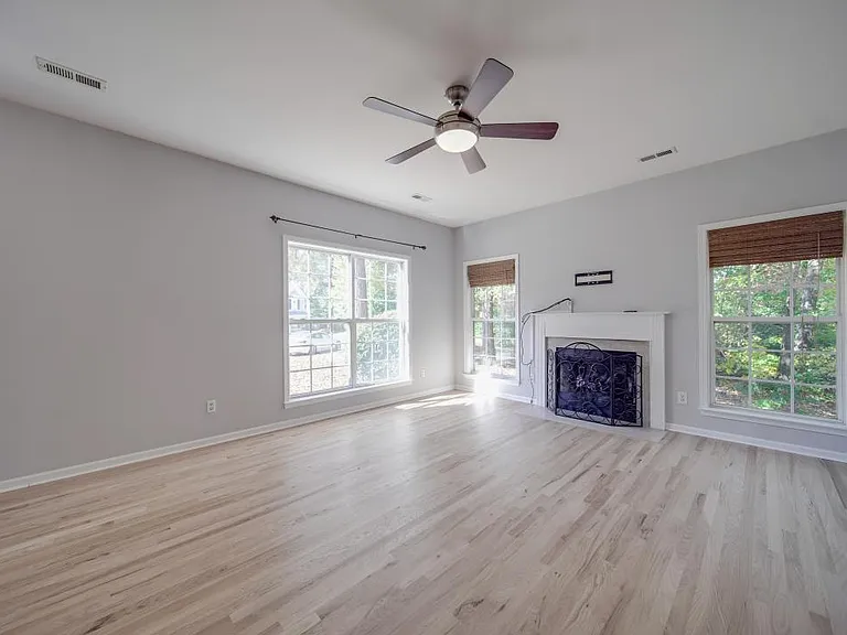 15005 Rothesay Dr — Photo 10