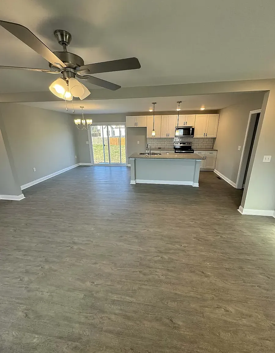 4 bed, 2.5 bath, 1800 sqft, $2,000 — Photo 2