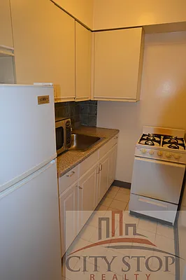 Rented by City Stop Realty | media 16