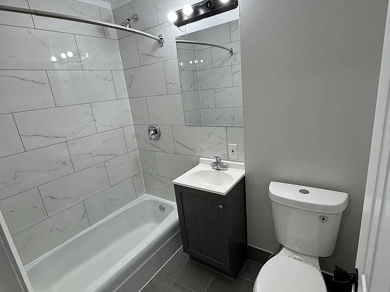 7902 Venus St #6 — Photo 1