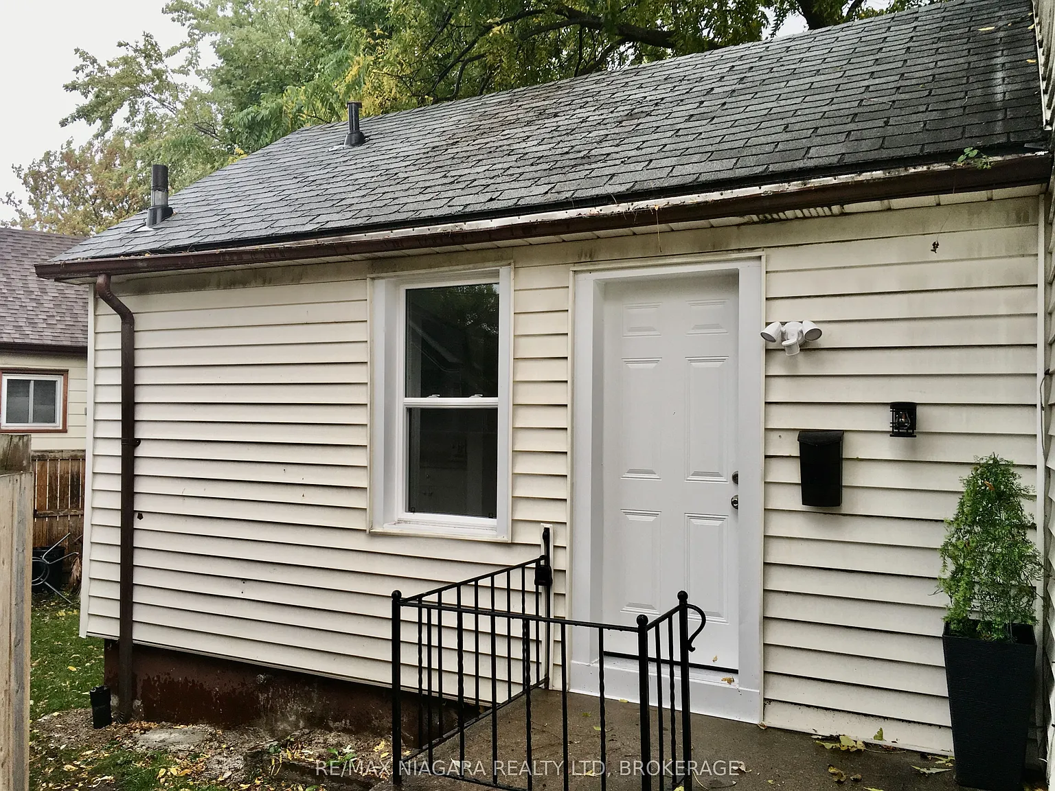 1 bed, $1,333 — Photo 2