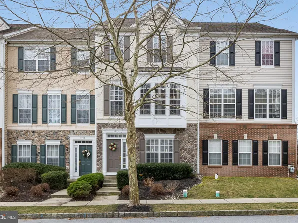 1915 Cavalier Ln, Chester Springs, PA 19425